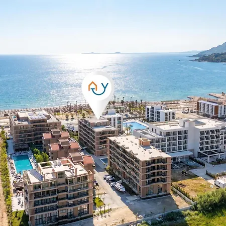 Apartment Sea Side Palm Modern - Happy