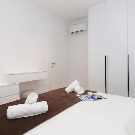 Sea Side Palm Modern - Happy Apartment Vlorë